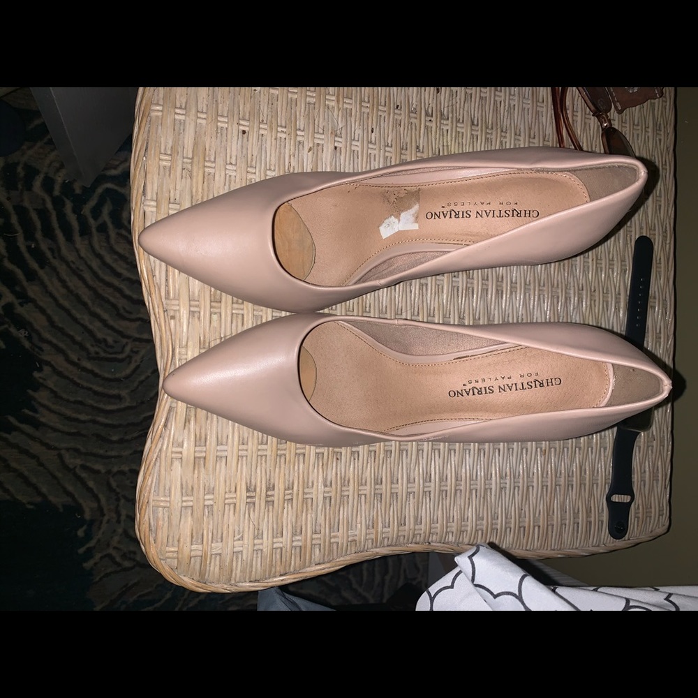 Used almost new nude heels